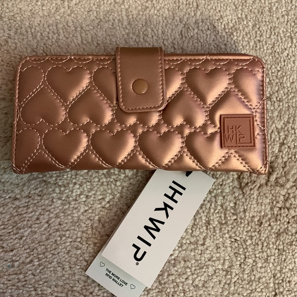 IHKWIP Handbags - IHKWIP Women’s RFID Heart Quilted Wallet NWT!!